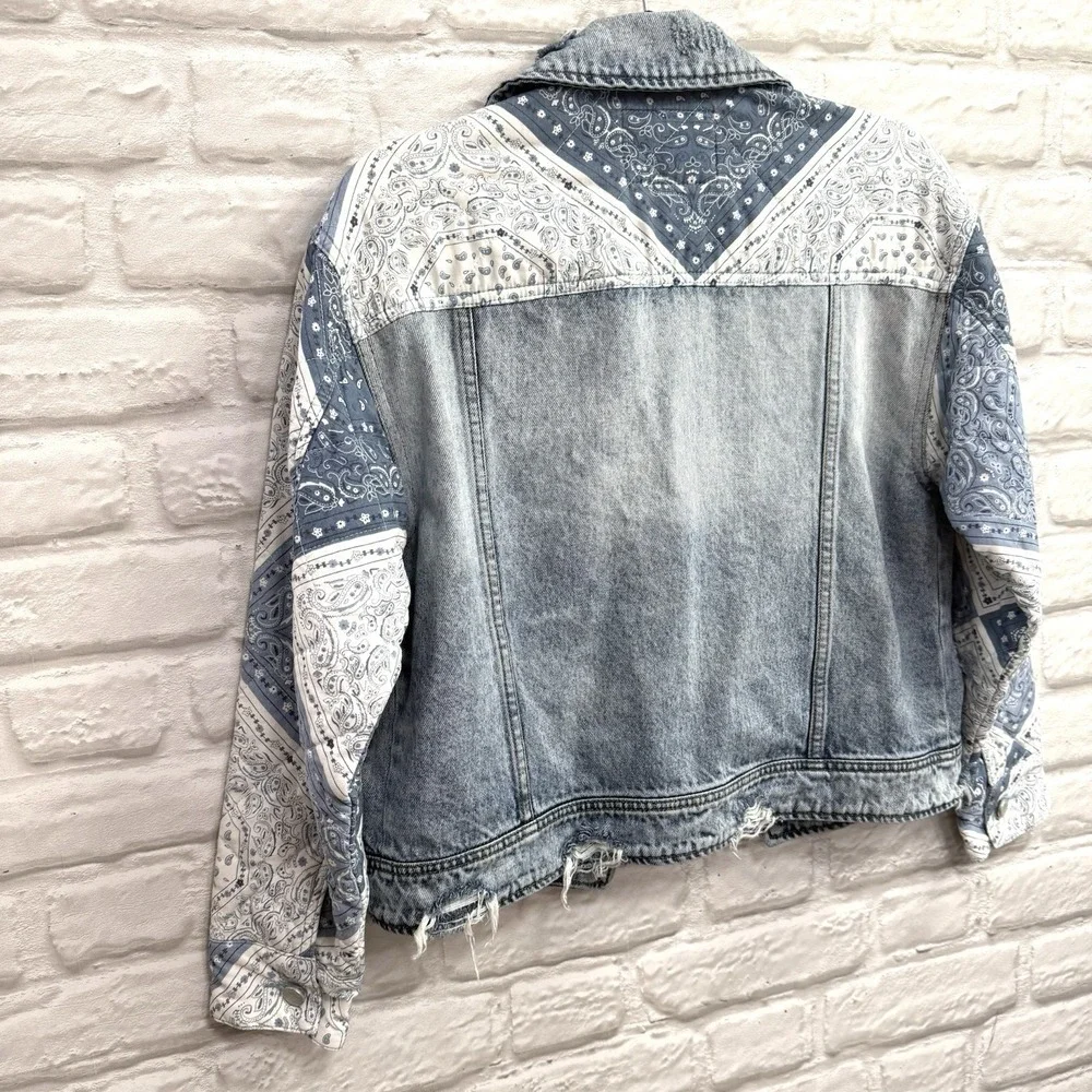 BlankNYC Anthropology Ladies Distressed Denim Blue Jean Jacket Size XS Patchwork